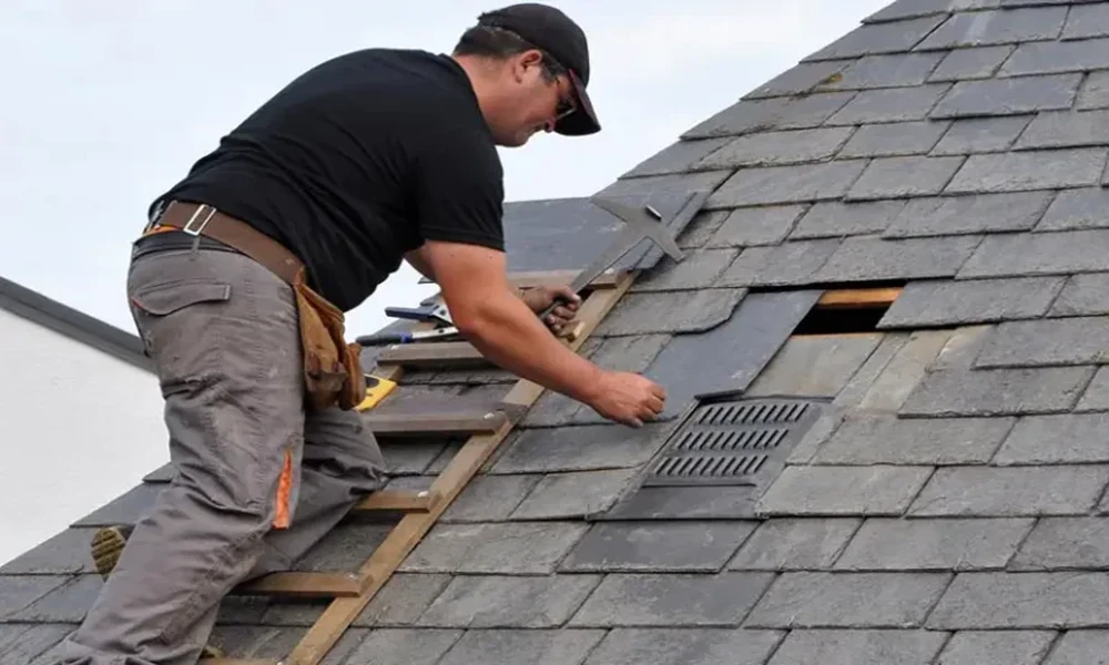 8 Warning Signs That Put Florida Roof Repairs in Doubt